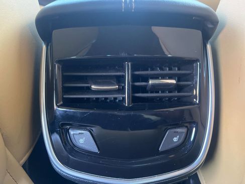 Used 2013 Cadillac XTS Luxury image 15