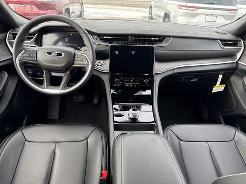 New 2026 Jeep Grand Cherokee Limited AWD/4WD image 12