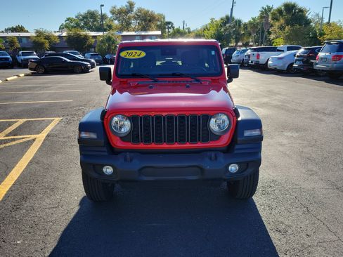 Used 2024 Jeep Wrangler Unlimited Sport AWD/4WD image 4