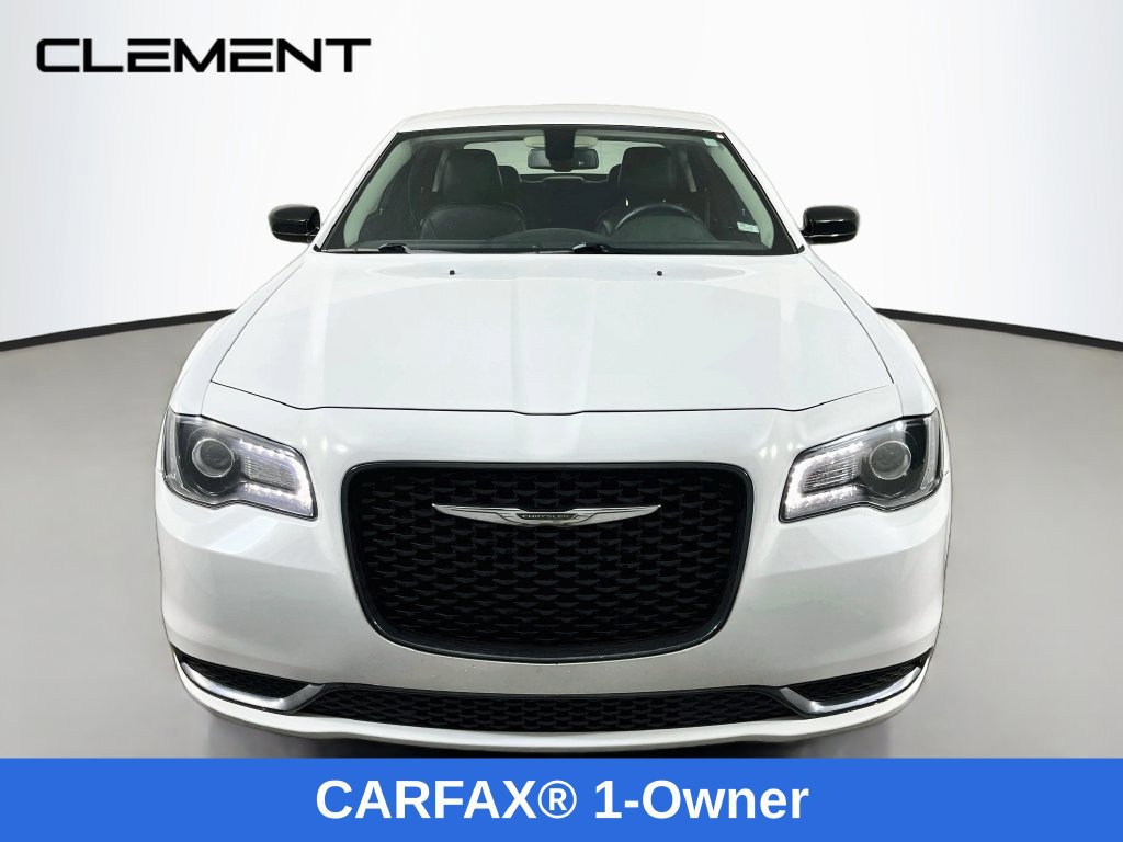 Used 2019 Chrysler 300 Touring w/ Sport Appearance Package RWD image 2