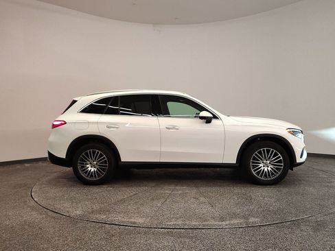 Used 2025 Mercedes-Benz GLC 300 image 8