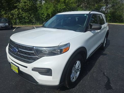 Used 2021 Ford Explorer XLT w/ Class III Trailer Tow Package AWD/4WD image 3