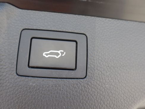 Used 2018 Hyundai Santa Fe Limited FWD image 29