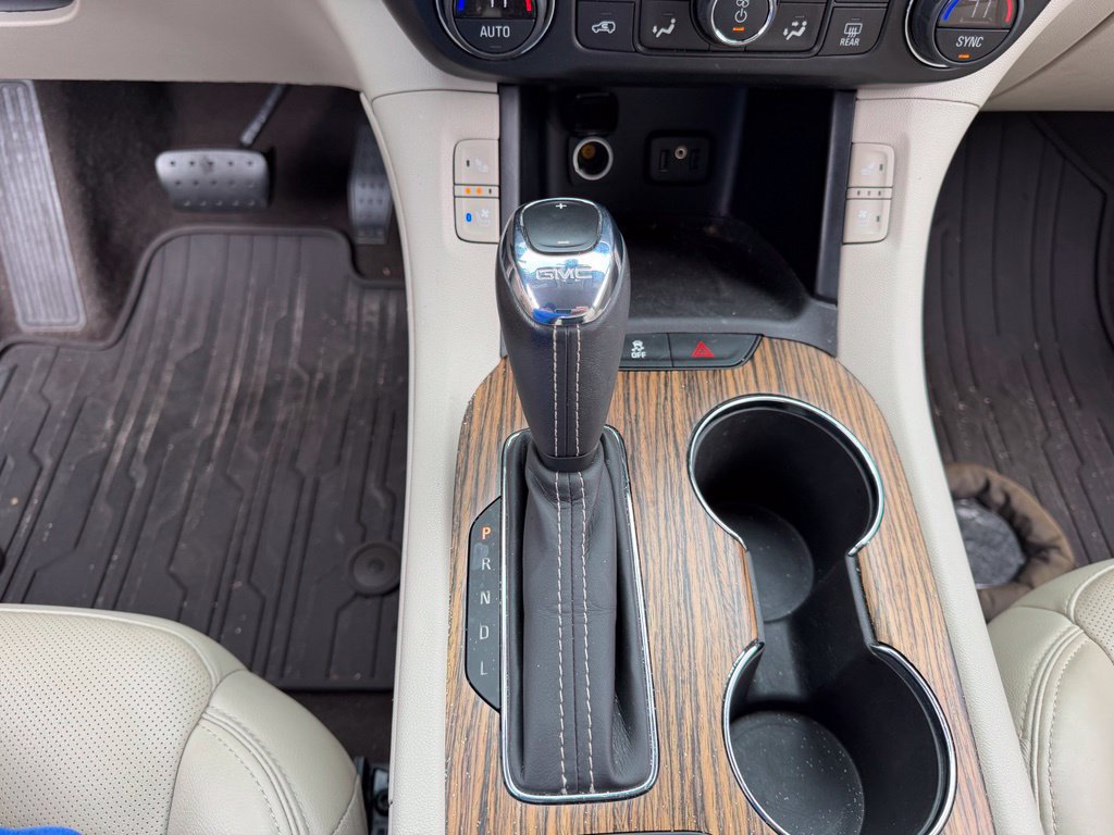 Used 2019 GMC Acadia Denali w/ Technology Package FWD image 28