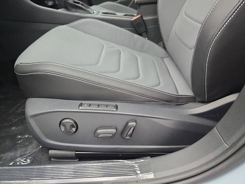 New 2026 Volkswagen Jetta SEL FWD image 28