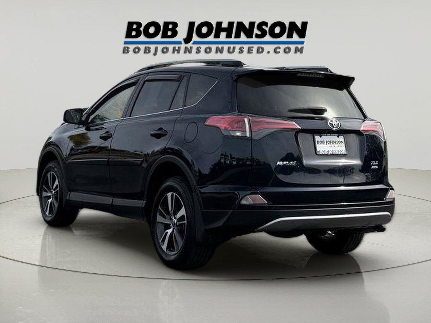 Used 2017 Toyota RAV4 XLE w/ Plus Extra Value Package AWD/4WD image 4