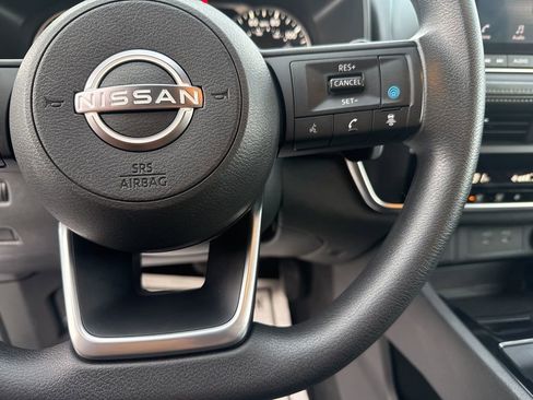 Used 2024 Nissan Rogue SV image 23