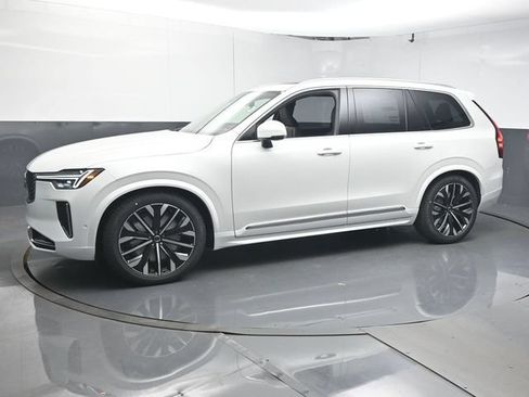Used 2026 Volvo XC90 B6 Ultra w/ Protection Package Premier AWD/4WD image 4