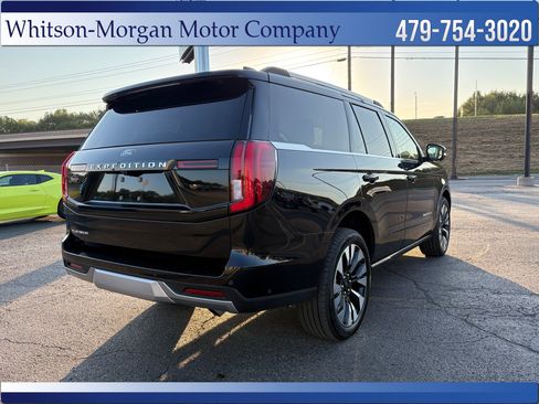 Used 2025 Ford Expedition Platinum w/ Driver's Package AWD/4WD image 6