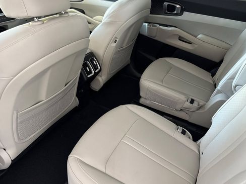 New 2025 Kia Sorento EX image 9