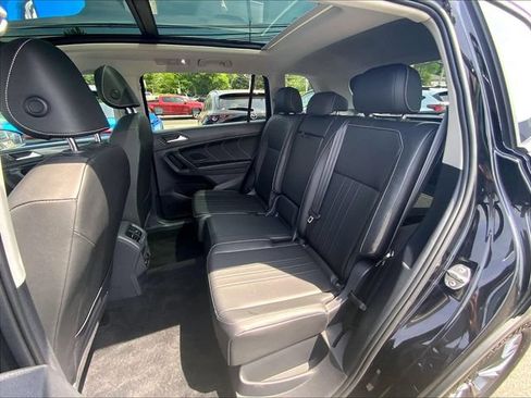 Certified 2023 Volkswagen Tiguan SE w/ Panoramic Sunroof Package AWD/4WD image 23