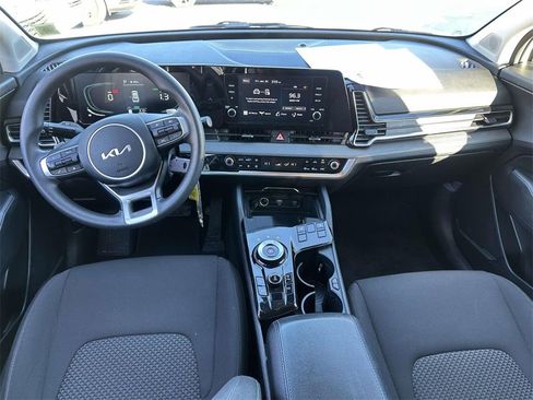 Used 2023 Kia Sportage LX image 16