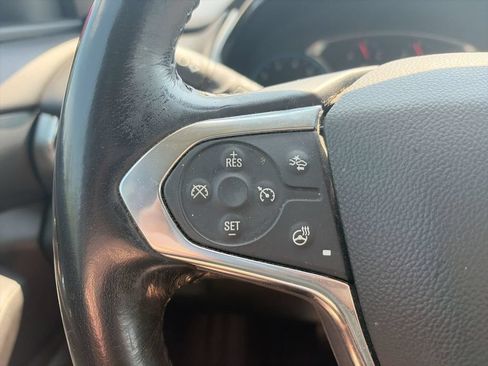 Used 2019 Chevrolet Traverse Premier w/ Driver Confidence II Package FWD image 24