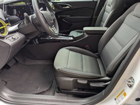 New 2026 Chevrolet Trax LT w/ Sunroof Package FWD image 10