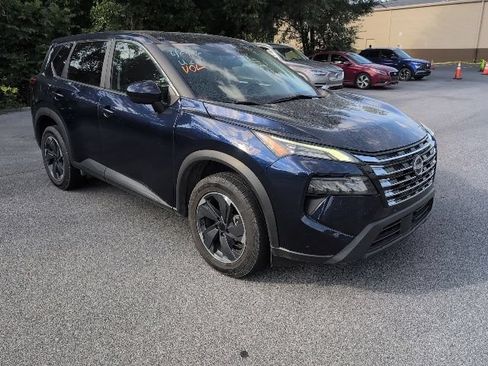 Used 2024 Nissan Rogue SV AWD/4WD image 1
