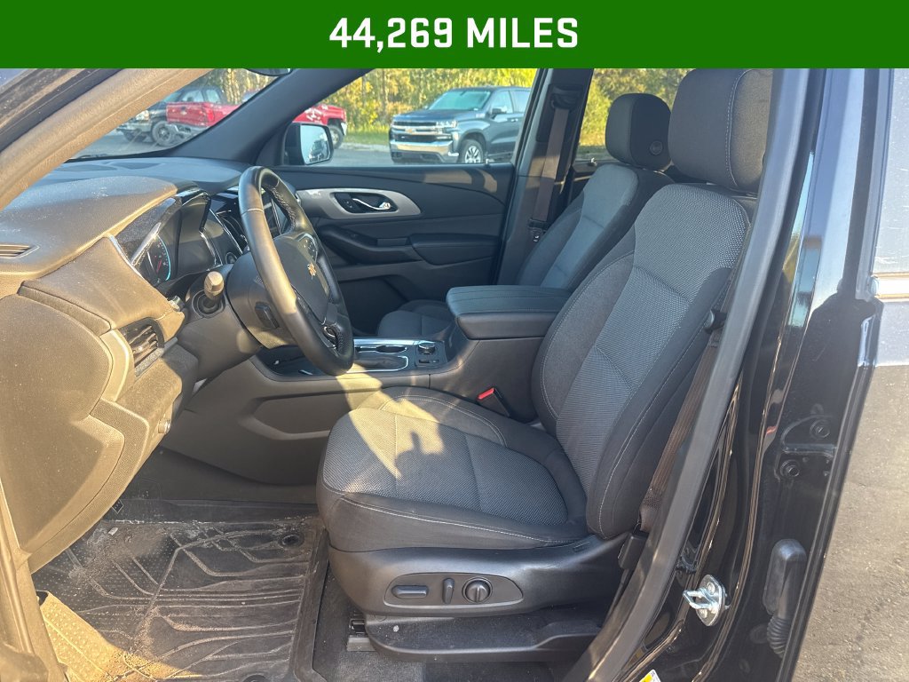 Used 2023 Chevrolet Traverse LT w/ LPO, Floor Liner Package AWD/4WD image 4