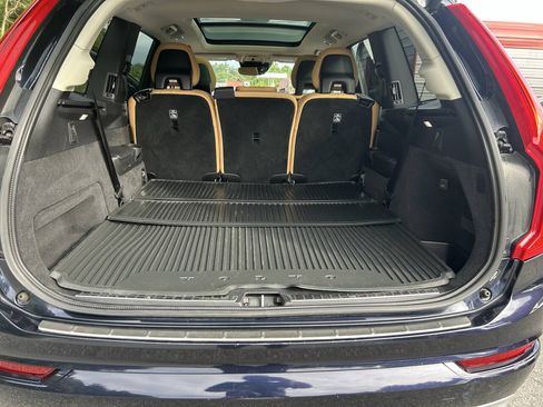 Used 2016 Volvo XC90 T6 Momentum w/ Momentum Plus Package AWD/4WD image 14