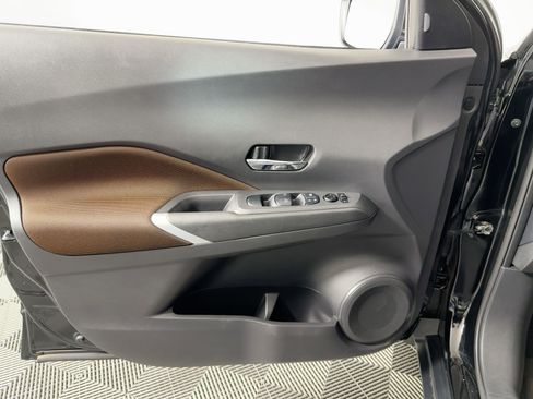 Used 2021 Nissan Kicks SR image 19