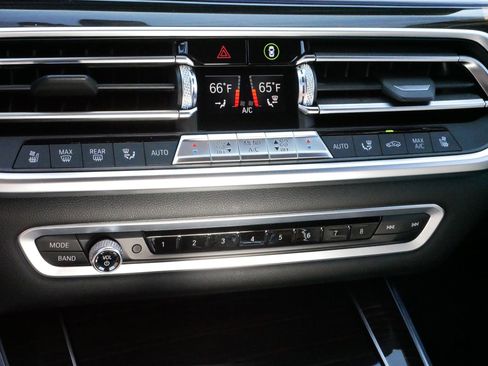 Used 2019 BMW X5 xDrive50i w/ M Sport Package image 22