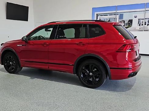 Certified 2024 Volkswagen Tiguan SE R-Line AWD/4WD image 6