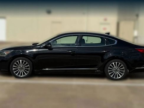 Used 2017 Kia Cadenza Premium image 5