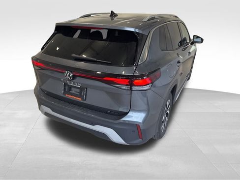 New 2025 Volkswagen Tiguan S image 5