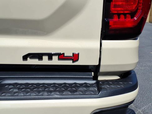 Used 2024 GMC Canyon AT4 w/ AT4 Premium Package image 16