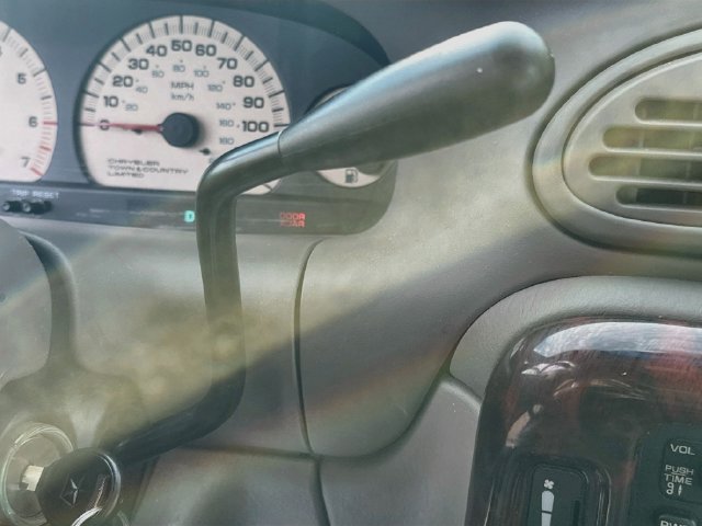 Used 2000 Chrysler Town & Country Limited AWD/4WD image 15
