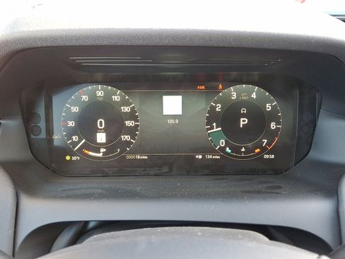 New 2025 Land Rover Discovery Sport S image 7