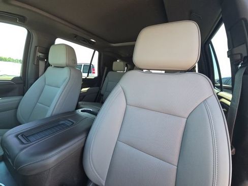 Used 2023 GMC Yukon SLT AWD/4WD image 24