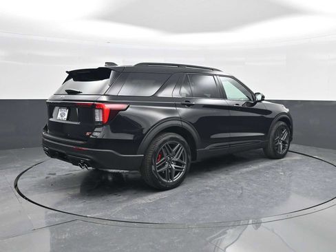 New 2026 Ford Explorer ST w/ Sun And Sound Package image 8