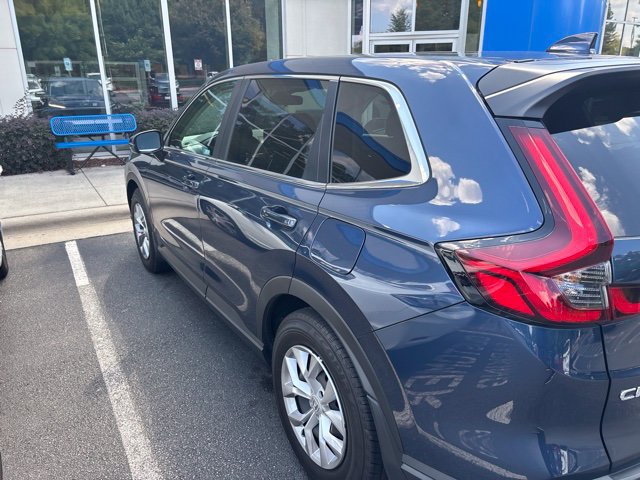 Used 2025 Honda CR-V LX image 6