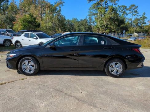 New 2026 Hyundai Elantra SE image 7