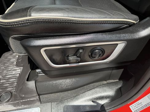 Used 2021 RAM 1500 Laramie AWD/4WD image 11