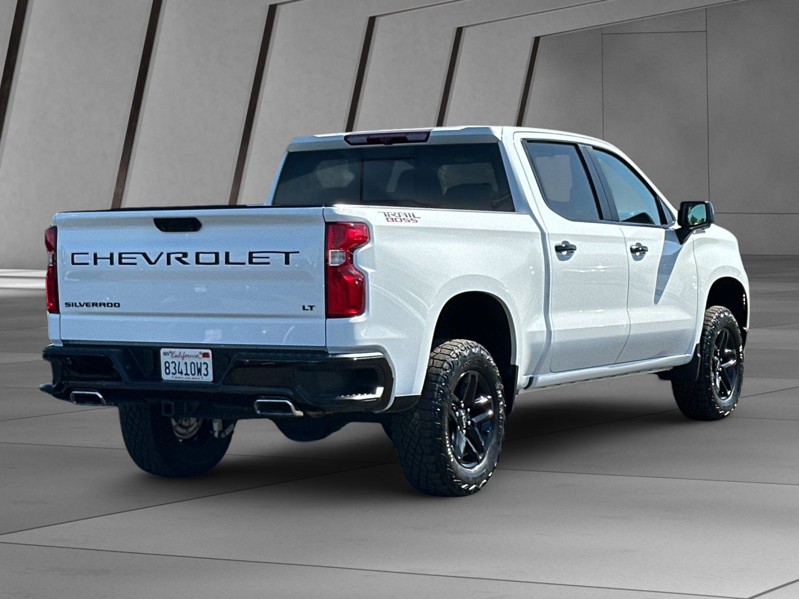Used 2023 Chevrolet Silverado 1500 LT Trail Boss w/ LT Trail Boss Premium Package AWD/4WD image 4