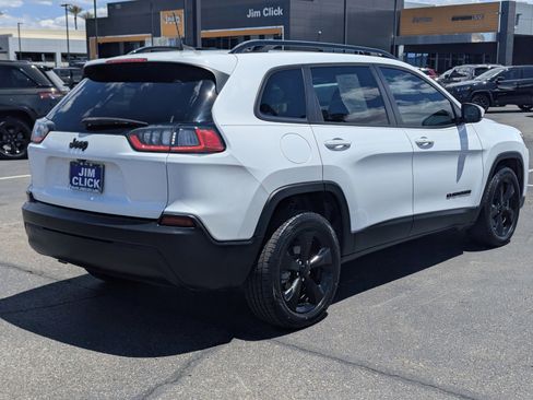 Used 2021 Jeep Cherokee Latitude Plus FWD image 2