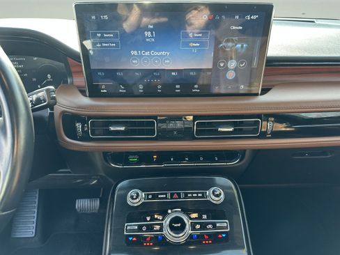 Used 2023 Lincoln Nautilus Reserve w/ Equipment Group 201A image 14