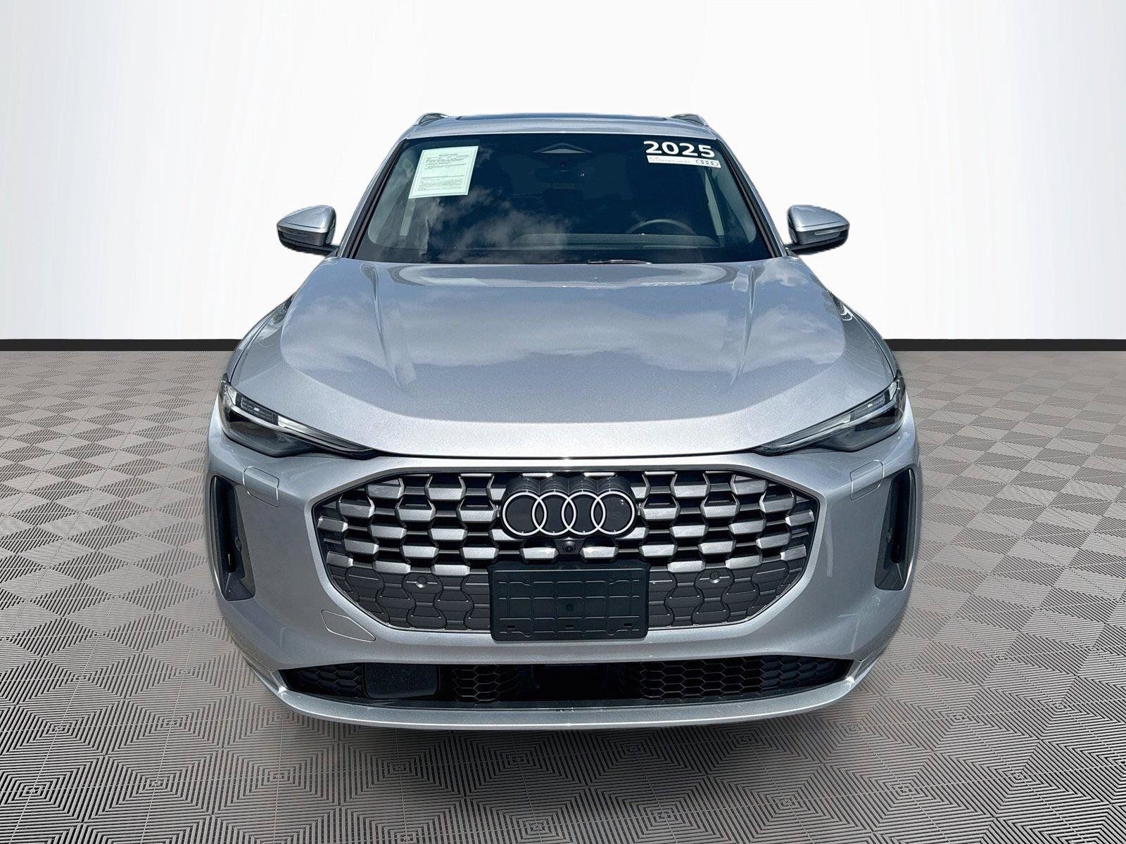 Certified 2025 Audi Q5 Premium AWD/4WD image 2