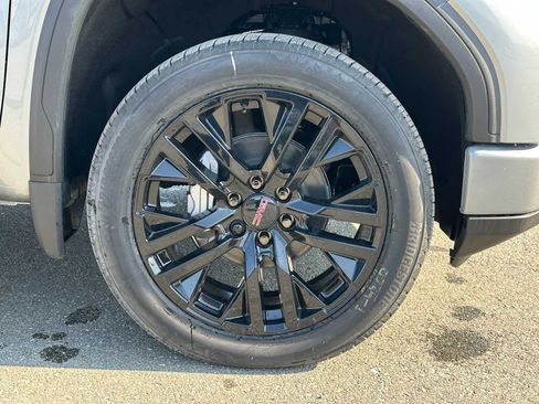New 2026 GMC Sierra 1500 Elevation image 9