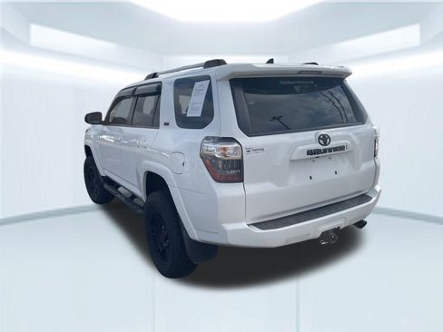 Used 2022 Toyota 4Runner SR5 Premium image 8