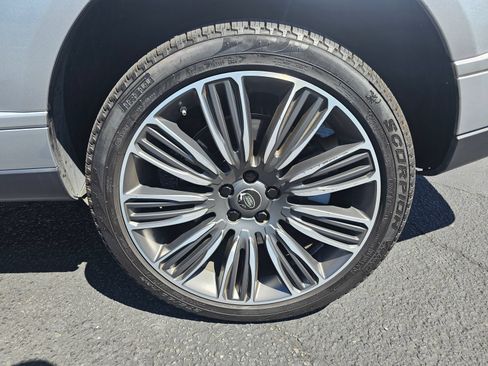 Used 2019 Land Rover Range Rover Long Wheelbase Supercharged AWD/4WD image 19