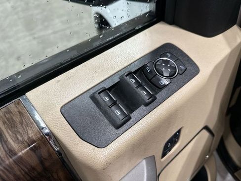 Used 2018 Ford F150 Lariat image 19