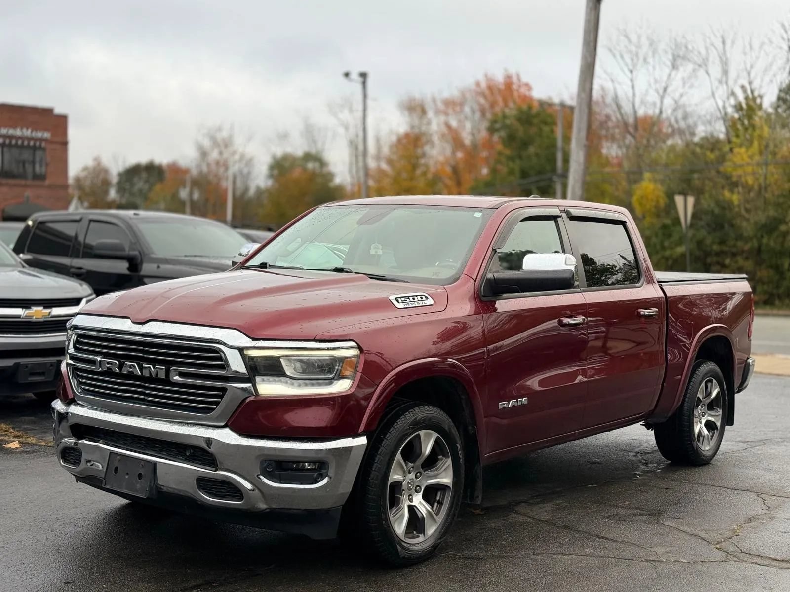 Used 2019 RAM 1500 Laramie AWD/4WD image 3