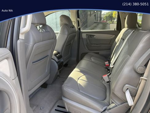 Used 2017 Chevrolet Traverse LT image 25