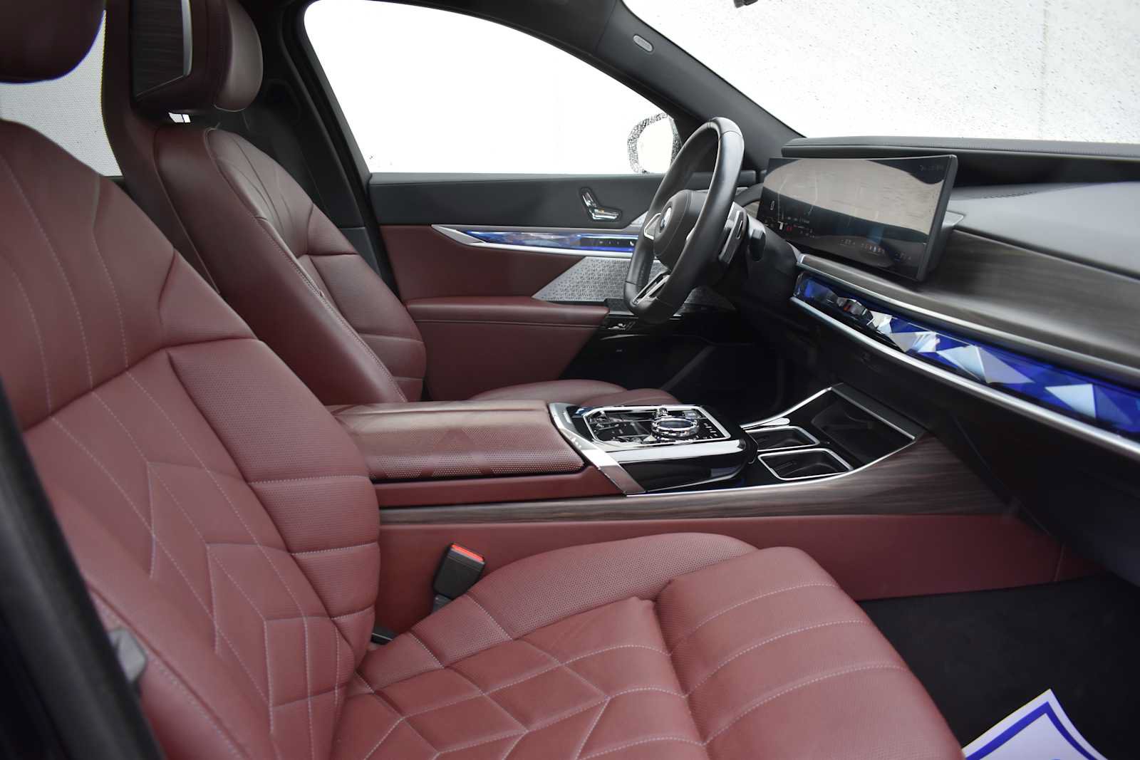 Used 2024 BMW 760i xDrive AWD/4WD image 12
