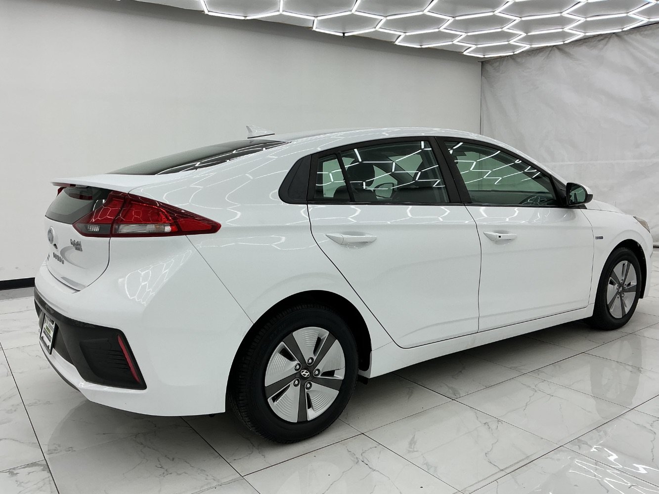 Used 2018 Hyundai Ioniq Blue FWD image 11