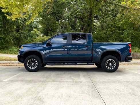 Used 2022 Chevrolet Silverado 1500 ZR2 w/ Technology Package AWD/4WD image 6