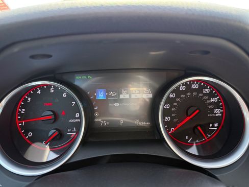Used 2018 Toyota Camry XSE FWD image 11