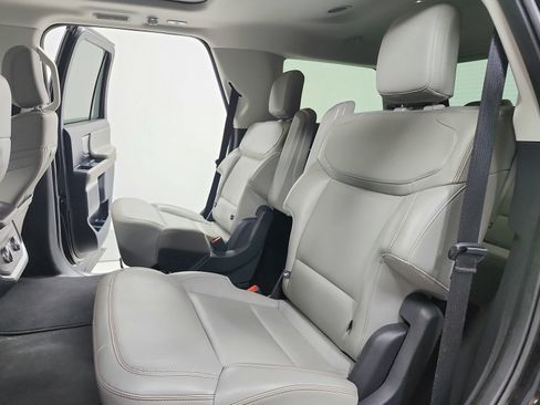 Used 2025 Ford Expedition Active RWD image 42