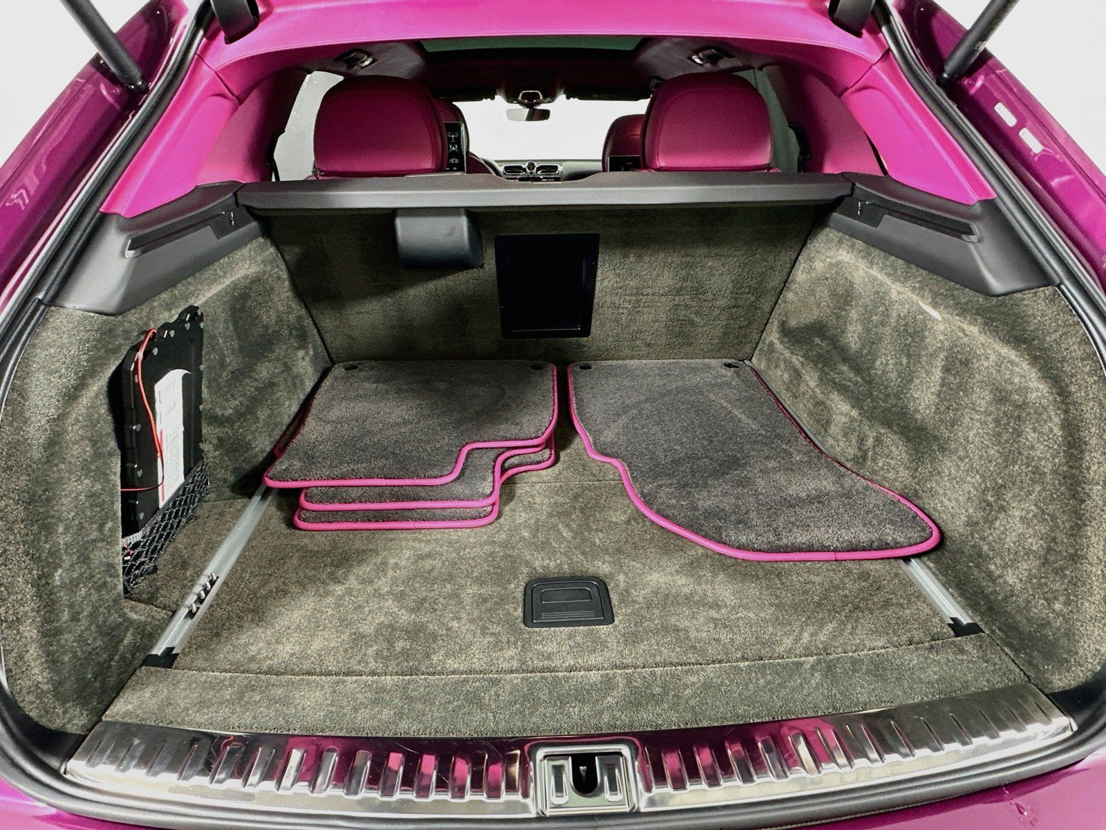 Used 2023 Bentley Bentayga Extended Wheelbase AWD/4WD image 43